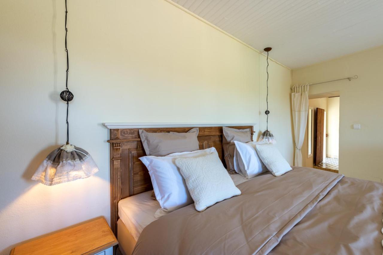 Maison D'Hotes Les Caroubiers Montségur-sur-Lauzon Exteriör bild